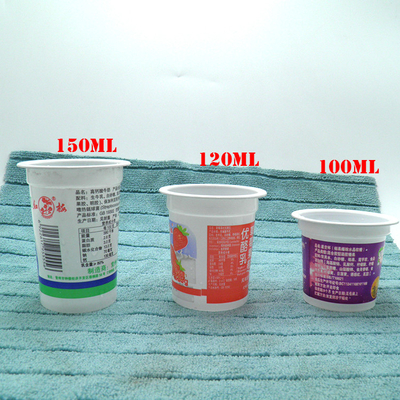 de witte Douane drukte van de smoothiemelk van pp beschikbare de kop plastic kop van /yogurt /Tea met coloful deksel