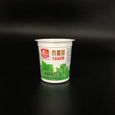 Pasten de plastic koppen 180ml van de voedselrang plastic de drankkop van de yoghurtmelk met aluminiumfoliedeksel aan
